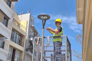 Συνεχίζονται με… αργό ρυθμό οι παρεμβάσεις στο δημοτικό οδοφωτισμό