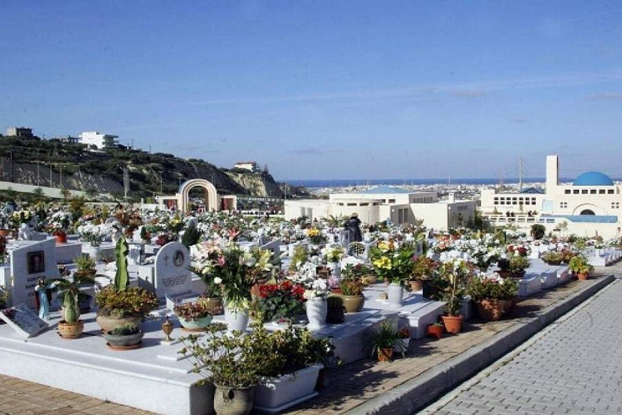 Χειροπέδες σε 85χρονο για αγοραπωλησία τάφου και απόπειρα δωροδοκίας αιρετού