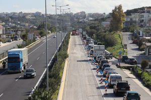 Κυκλοφοριακό “έμφραγμα” στον ΒΟΑΚ έπειτα από τροχαίο