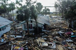 ΗΠΑ: Τουλάχιστον 50 νεκροί και ανυπολόγιστες καταστροφές από το πέρασμα του τυφώνα Χέλεν