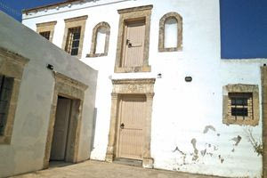 Έργα τα λεφτά, αφού… τέλειωσαν οι νύφες!