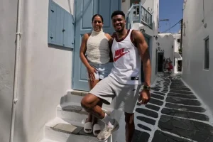 O Γιάννης Αντετοκούνμπο μιλάει για πρώτη φορά για τον γάμο του: «Πλέον, έχουμε γίνει ένα»