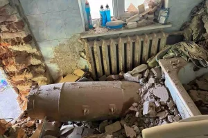 Πόλεμος στην Ουκρανία: Νεκροί και τραυματίες από ρωσική επίθεση με κατευθυνόμενη βόμβα στο Κραματόρσκ