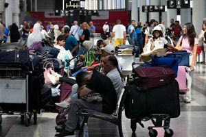 Πτώση των εισπράξεων τον Ιούλιο στον Τουρισμό – Πού οφείλεται