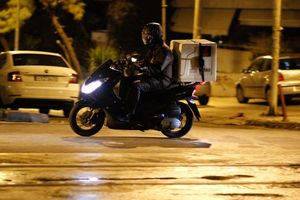 Τροχαίο ατύχημα με διανομέα στο Ηράκλειο