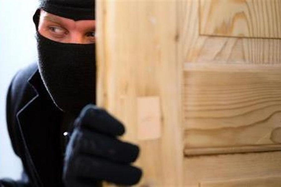 Συνελήφθη επ’ αυτοφώρω να κλέβει σε μίνι μάρκετ – Όπως αποκαλύφθηκε είχε αδυναμία σε ξενοδοχεία