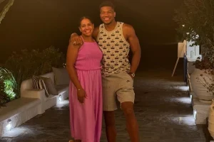 Γιάννης Αντετοκούνμπο: Σε ελληνική ταβέρνα στην πρώτη ανάρτηση μετά τον γάμο