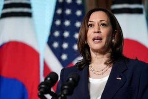 ΗΠΑ: Μικρό προβάδισμα της Κάμαλα Χάρις έναντι του Ντόναλντ Τραμπ στις κρίσιμες πολιτείες