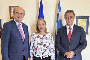 Στην Αποκεντρωμένη Διοίκηση Κρήτης ο Κωστής Χατζηδάκης