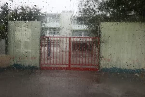 Κακοκαιρία “Atena”: Ποια σχολεία θα παραμείνουν κλειστά