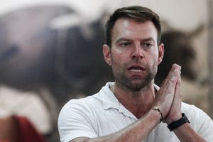 Στέφανος Κασσελάκης: Ξεκίνησε κύκλο συσκέψεων, ενώ αμφιταλαντεύεται μεταξύ ΣΥΡΙΖΑ και νέου κόμματος