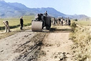 Κατασκευή δρόμων στην Κρήτη, το 1948