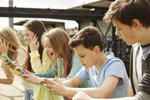 Ο οιονεί άστατος κόσμος των νέων