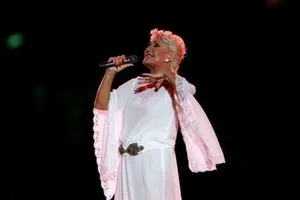 Ηρώδειο: Καρέ καρέ η σοκαριστική στιγμή της πτώσης της Μαρινέλλας