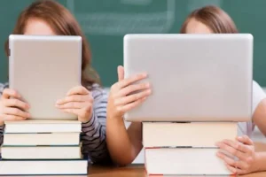 Πρεμιέρα την Τρίτη για το Ψηφιακό Φροντιστήριο