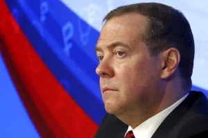 Απειλές Μεντβέντεφ: Aν εξαντληθεί η υπομονή μας, το Κίεβο θα μετατραπεί σε διαλυμένη περιοχή