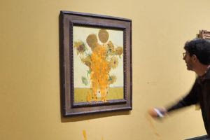 Λονδίνο: Ακτιβιστές πέταξαν ξανά σούπα σε πίνακα του Βαν Γκογκ