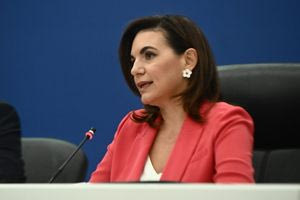 Όλγα Κεφαλογιάννη: «Θα βοηθήσουν στην προώθηση του ελληνικού τουρισμού» είπε για τα χαλιά των 17.980 ευρώ