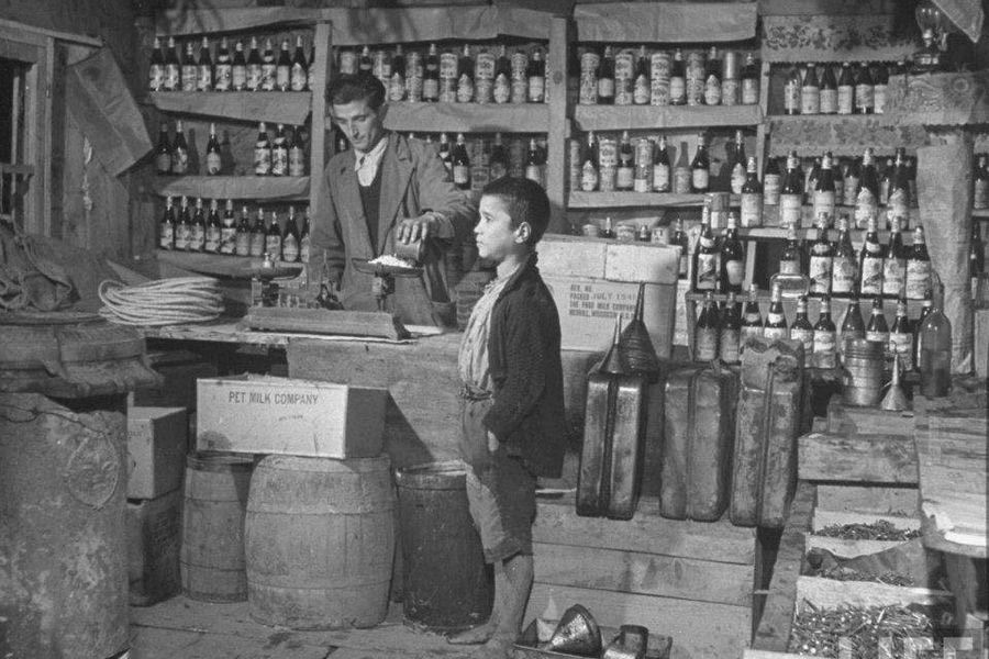 Παντοπωλείο στην Κρήτη 1947