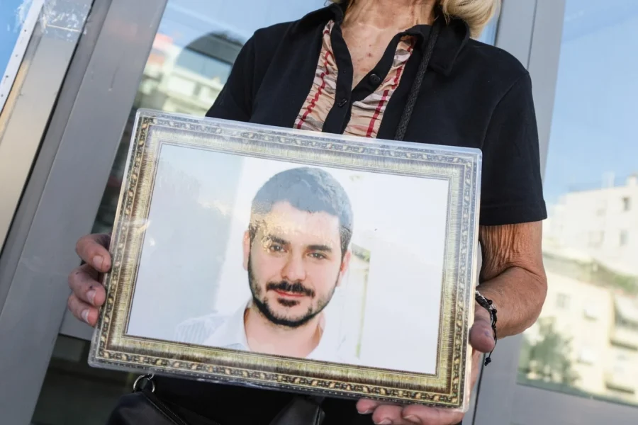 Εξελίξεις στην υπόθεση του Μάριου Παπαγεωργίου – Νέα ελπίδα για τη μητέρα του, 12χρόνια μετά