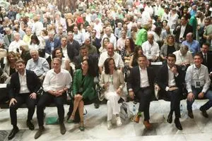 ΠΑΣΟΚ: Ανακοινώθηκαν οι υποψηφιότητες για την προεδρία