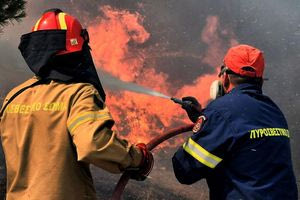 Τέθηκε υπό έλεγχο η πυρκαγιά στην Αγία Βαρβάρα