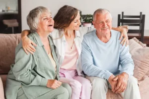 Eurostat: Μετά τα 30 φεύγουν από το πατρικό τους οι Έλληνες – Τι δείχνει νέα έρευνα