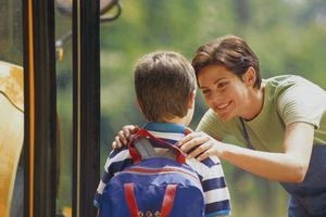 Πώς στηρίζουμε τα παιδιά κατά την επιστροφή στο σχολείο – Ένας πλήρης οδηγός