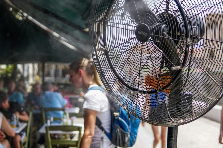 Παραμένουν οι υψηλές θερμοκρασίες στην Κρήτη – μπόρες σε Ιόνιο και Βόρεια Ελλάδα