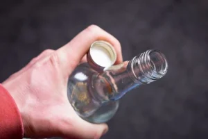 Ιωάννινα: Στο νοσοκομείο ανήλικοι από κατανάλωση μεγάλης ποσότητας αλκοόλ