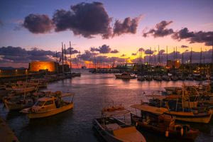 Μαγικό ξημέρωμα στο λιμάνι του Ηρακλείου – Φωτογραφίες