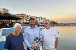 Γαστρονομική επίσκεψη σε περιοχές της Κρήτης από δημοσιογράφους γνωστού περιοδικού