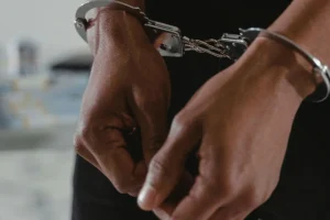 Π. Φάληρο: Συνελήφθη 19χρονος με περίστροφο