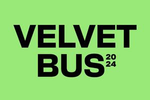 Ένα λεωφορείο γεμάτο καλλιτέχνες κάνει στάση στο Ηράκλειο