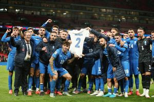 Η συγκλονιστική ομιλία του Μπακασέτα πριν βγει η Εθνική στο Γουέμπλεϊ: “Να θυσιαστούμε για να τιμήσουμε τον Μπάλντοκ”