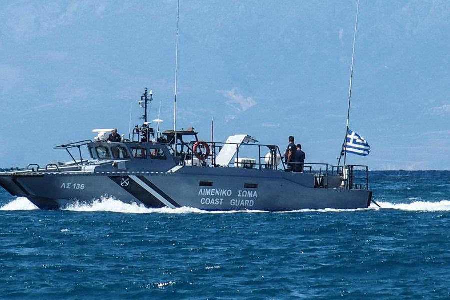 Πύλος: Διάσωση 81 παράνομων μεταναστών που έστειλαν SOS ενώ ήταν σε διεθνή ύδατα