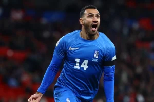 Σε δημοπρασία η φανέλα που φορούσε ο Παυλίδης όταν πέτυχε τα 2 γκολ στο Γουέμπλεϊ