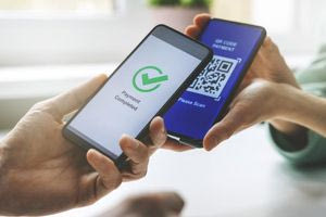 Πώς η «ανακαίνιση» κινητών σώζει το περιβάλλον – Υπεύθυνα για τη δημιουργία 60 εκατ. τόνων CO₂ τα smart phones