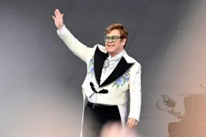 Elton John: «Δεν έχουν μείνει πολλά από μένα»