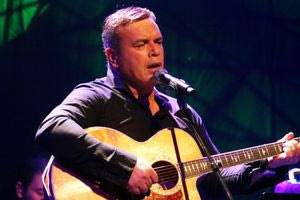 Μανώλης Λιδάκης: Το σοβαρό πρόβλημα υγείας – Μετακινείται με πι