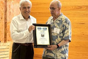 Ρέθυμνο: Βραβείο στον πρώην πρύτανη του Πολυτεχνείου Κρήτης, Γιάννη Φίλη, σε συνέδριο στο Μεξικό