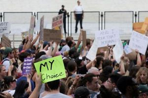 Απότομη αύξηση της παιδικής θνησιμότητας στις ΗΠΑ αφότου καταργήθηκε το δικαίωμα στην άμβλωση