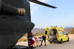 Αεροδιακομιδή ηλικιωμένου άνδρα από τη Γαύδο στο Νοσοκομείο Χανίων