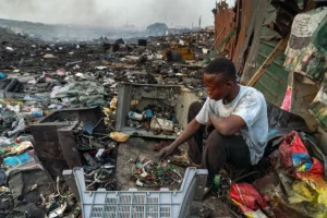 Αφρική: Βουνά τοξικών απόβλητων από ηλεκτρονικές συσκευές