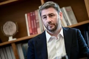 Ανδρουλάκης για Βάσω Παπανδρέου: «Εμβληματική πολιτική προσωπικότητα»