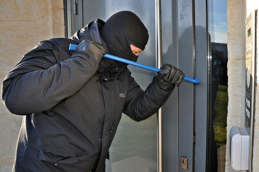 Ηράκλειο: Εντοπίστηκε ο δράστης της κλοπής εργαλείων από αποθήκη και αυτοκίνητο
