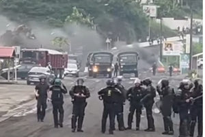 Εξεγέρσεις στα υπερπόντια εδάφη της Γαλλίας, λόγω οικονομικής κρίσης