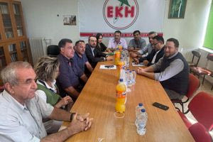 Στο Εργατικό Κέντρο για τους εργαζόμενους στον τουρισμό, ο Φραγκίσκος Παρασύρης