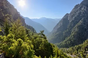 Όποιος προγραμμάτισε να διανύσει το Φαράγγι της Σαμαριάς το Σάββατο… να το ξεχάσει