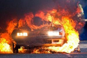 Ηράκλειο: Στις φλόγες φορτηγό στον ΒΟΑΚ